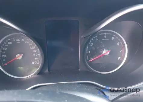 2015 Mercedes-Benz C 300 z USA, uszkodzony, nr VIN 55SWF4JB7FU045803